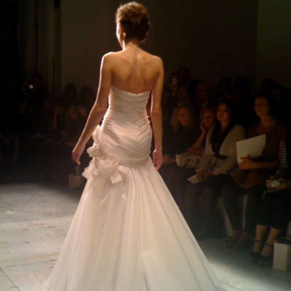 Amsale Wedding Gown - Sz 2 - Picture 2 of 10